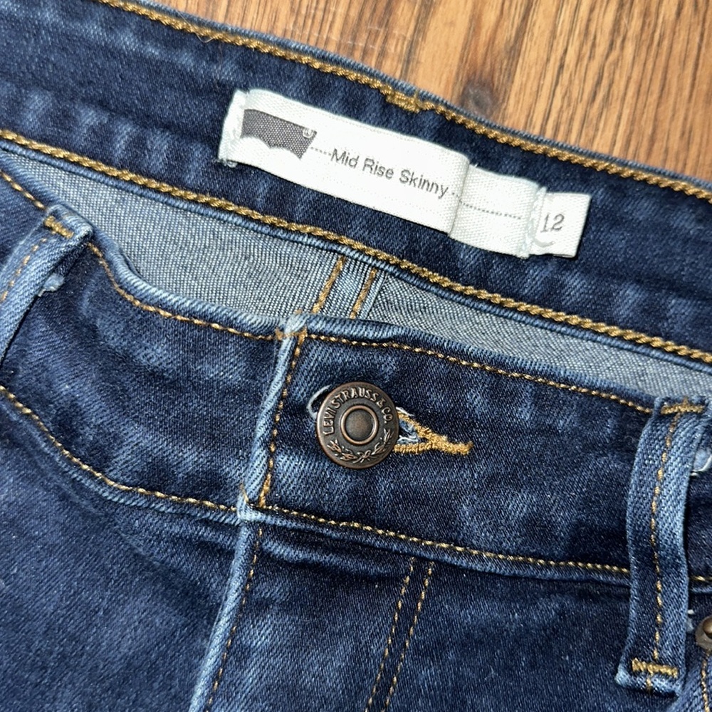 Size 12 M Levi’s Mid Rise Skinny Jeans Comfy and Stretchy - Picture 5 of 6